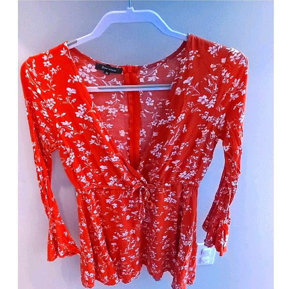 Womans blouse - Picture 2 of 2